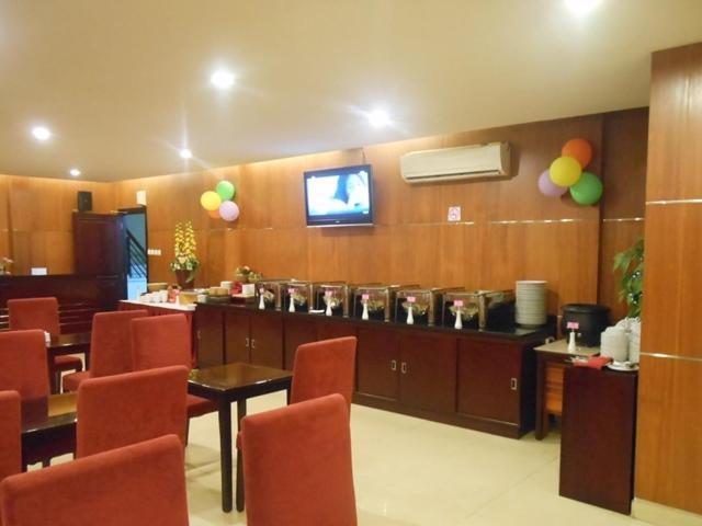 Feodora Airport Hotel Palembang Exterior photo