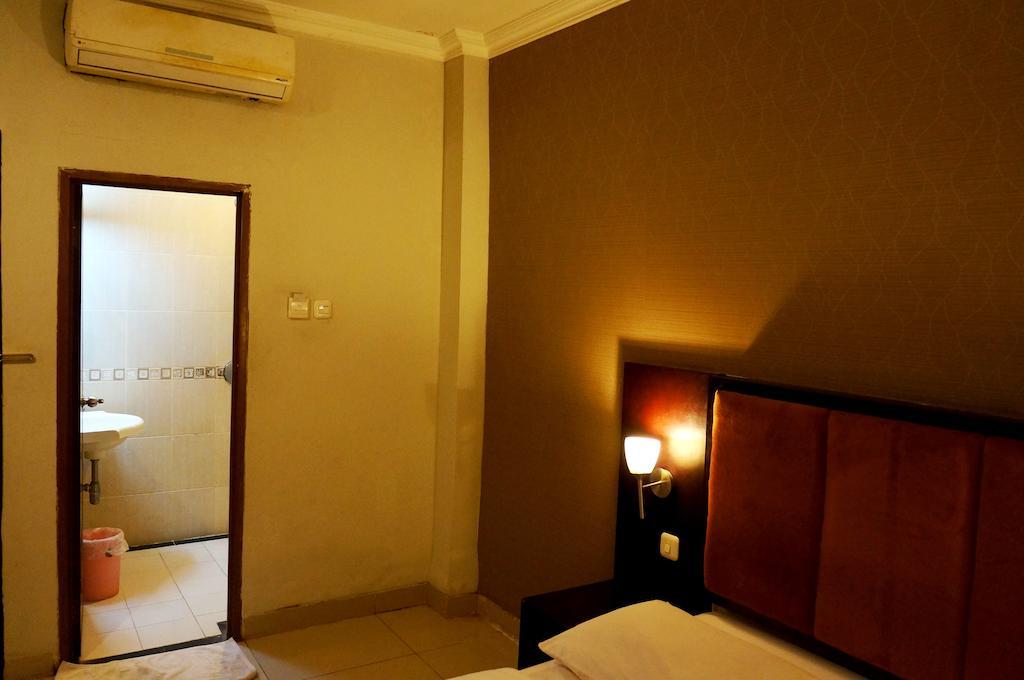 Feodora Airport Hotel Palembang Room photo