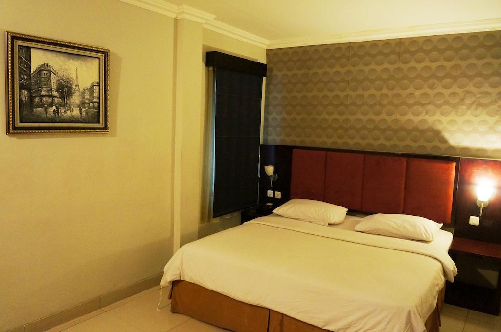 Feodora Airport Hotel Palembang Room photo