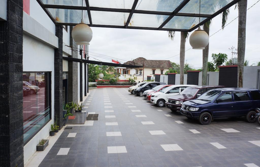 Feodora Airport Hotel Palembang Exterior photo