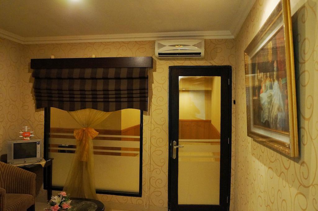 Feodora Airport Hotel Palembang Exterior photo