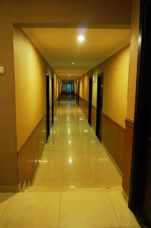 Feodora Airport Hotel Palembang Exterior photo