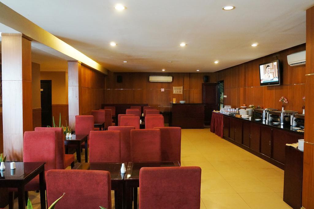 Feodora Airport Hotel Palembang Exterior photo
