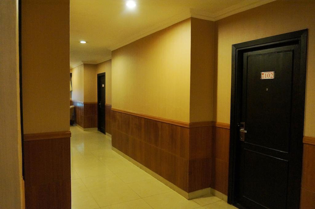 Feodora Airport Hotel Palembang Exterior photo