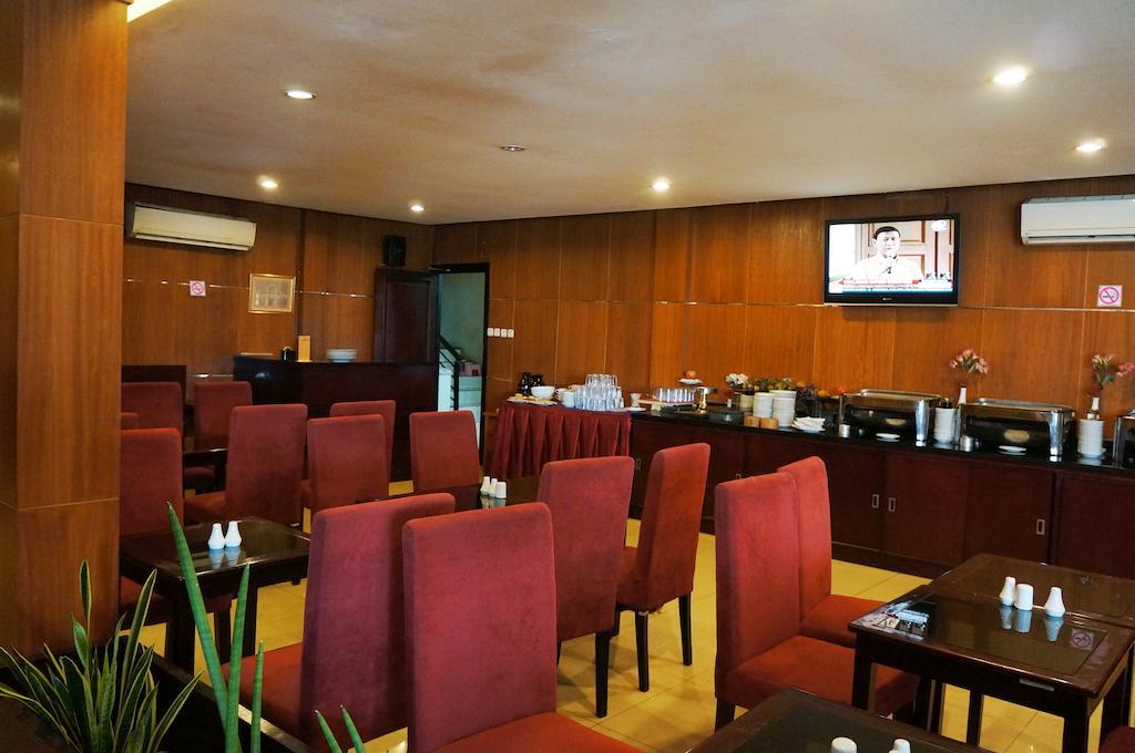 Feodora Airport Hotel Palembang Exterior photo